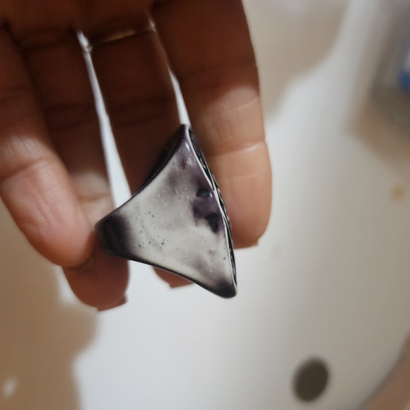 Black and Gray Plastic Statement Ring Size 7 - Picture 4 of 8